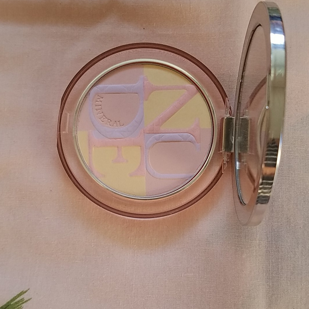 Diorskin Mineral Nude Glow Powder